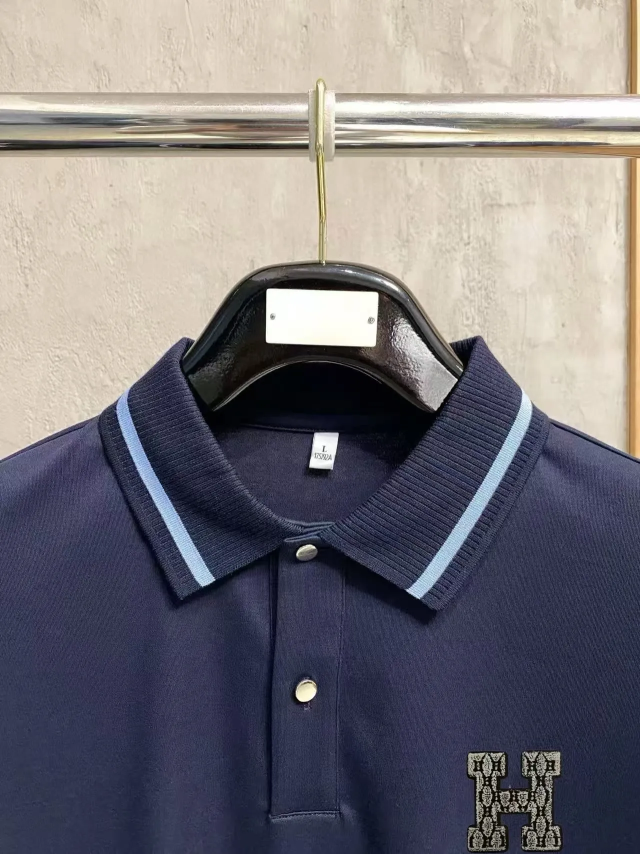 P125， 2026 POLO ， ， ，Classic ！ ， ， ， ！ ， Classic ， ， logo ！ ， ， ， ， ！ ， Premium ， ， ， ， Breathable ， ， ！ ， ， ， ， ， ， ， ， ， ！Size：M-4XL